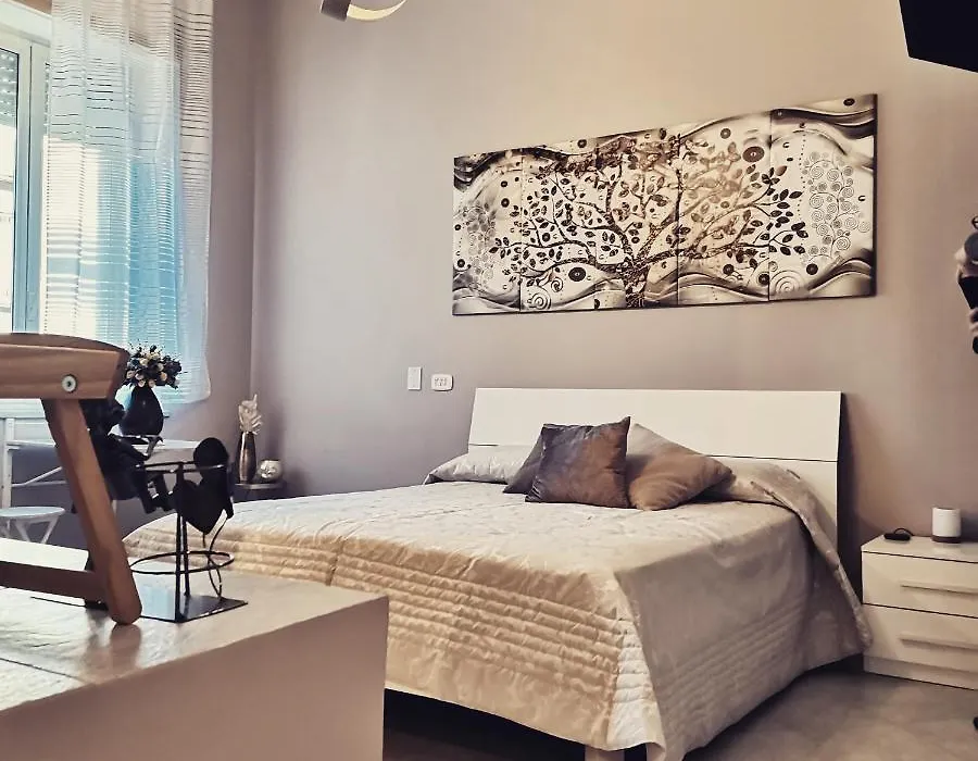 Dale Rooms-1