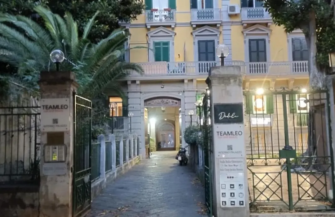 Amedeo Square-1